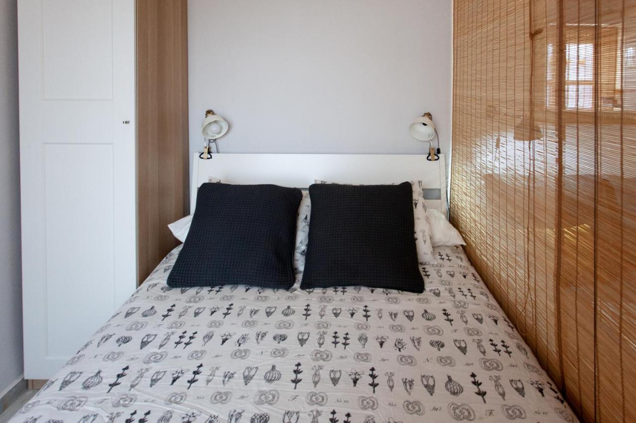 Pikis Apartment Center 1 Севилья Экстерьер фото