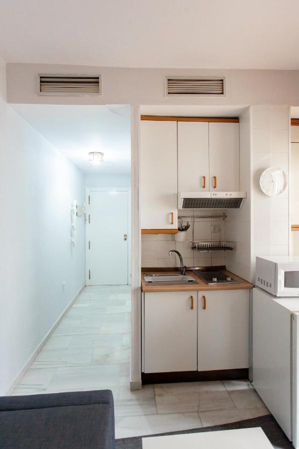 Pikis Apartment Center 1 Севилья Экстерьер фото